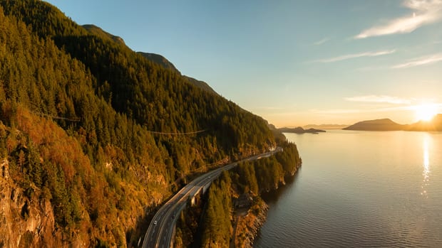 Mountain highway country