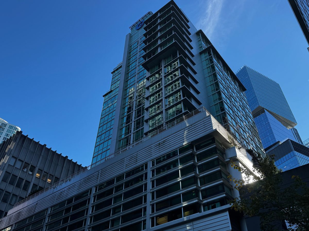 Coast Coal Harbour Vancouver Hotel by APA